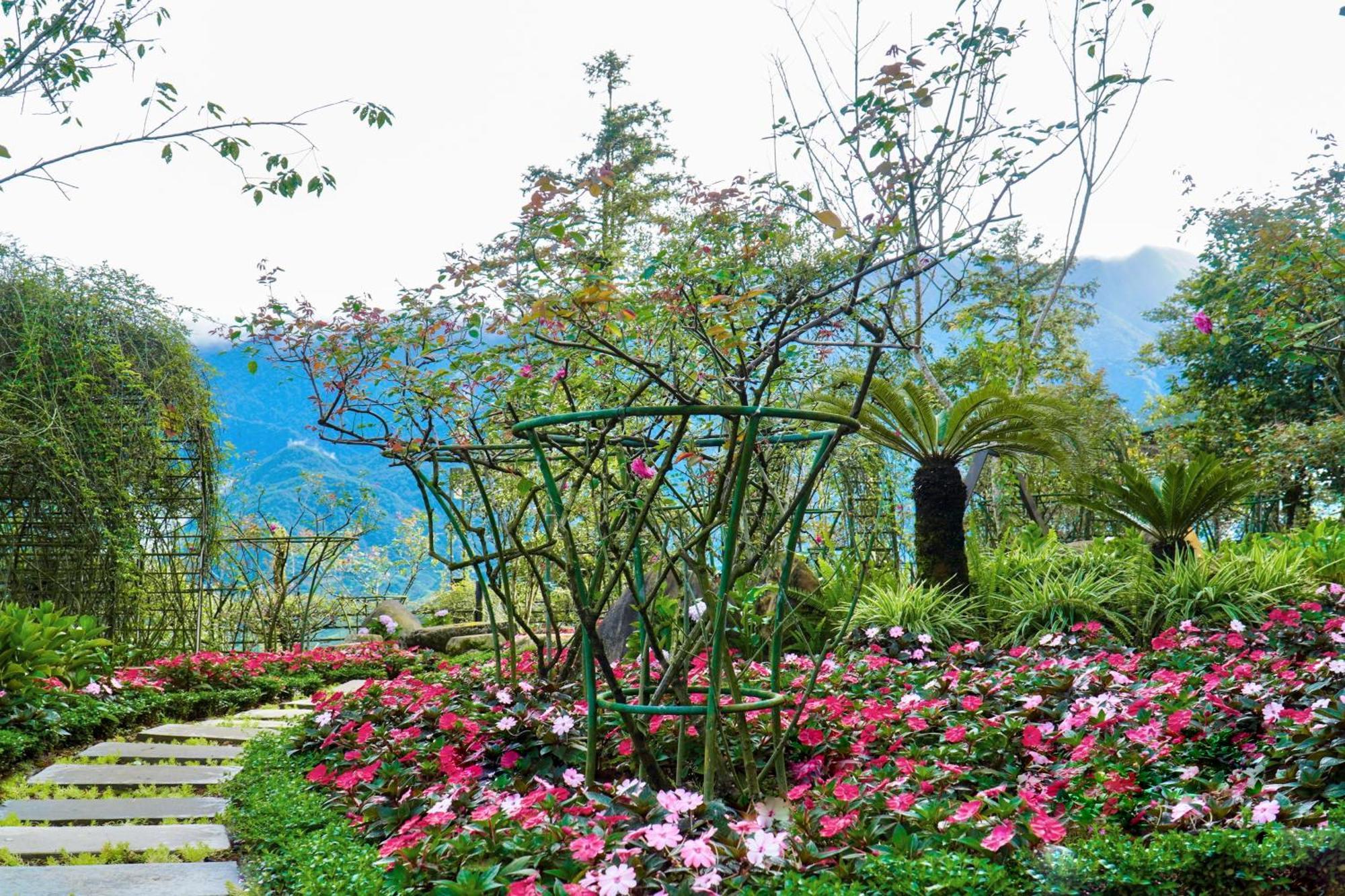 Sapa Highland Resort & Spa Exterior photo
